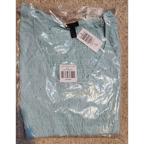 NWT Torrid Smocked Peplum Shirt Size 0 Large 2X 3X - Picture 3 of 3